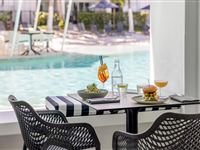 Peppers-PortDouglas-Pool-Restaurant-7