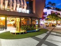 Street Dining - Peppers Broadbeach