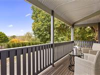 Highland King Balcony - Peppers Manor House