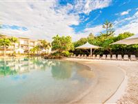 Lagoon pool with sandy beach - Peppers Salt Resort & Spa Kingscliff