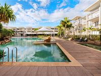 Lagoon pool with sandy beach - Peppers Salt Resort & Spa Kingscliff