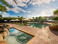 Lagoon pool with sandy beach - Peppers Salt Resort & Spa Kingscliff