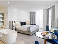 Premium Peppers King Deluxe Corner Room